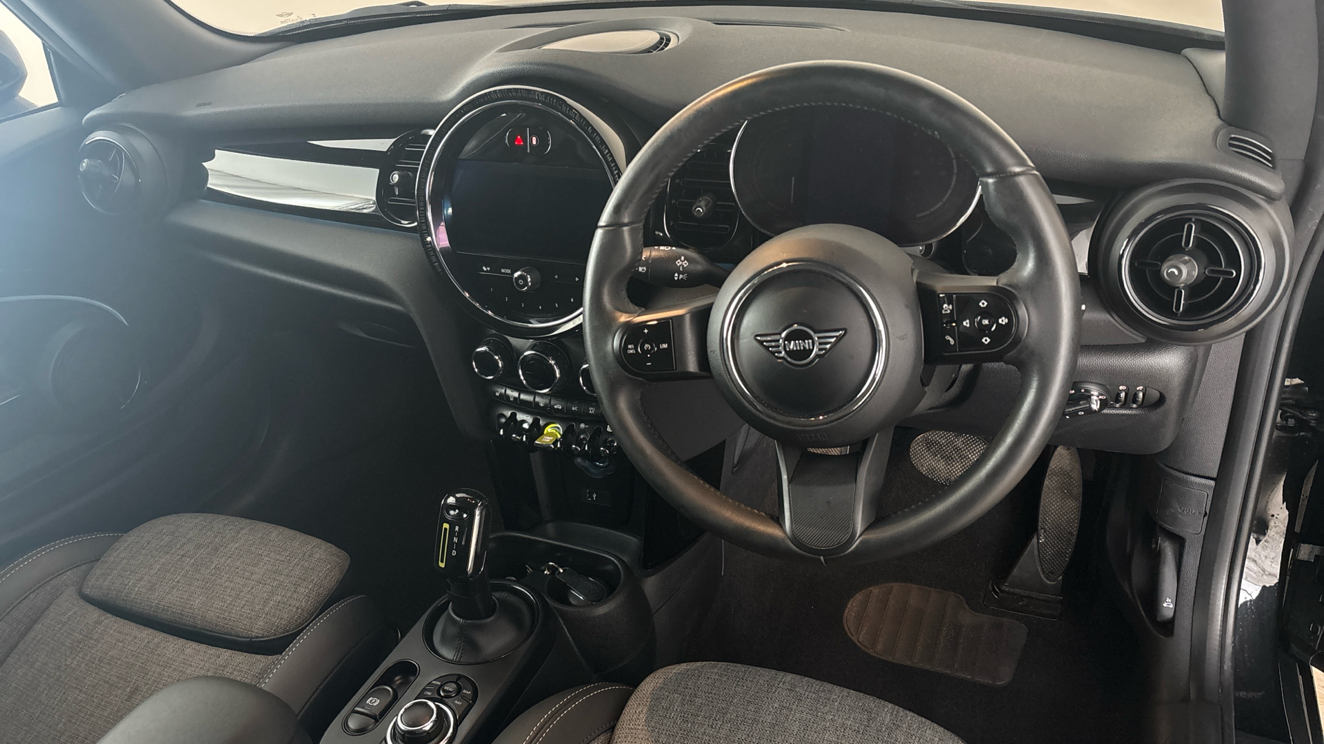 4020877 135kW Cooper S Level 2 33kWh 3dr Auto