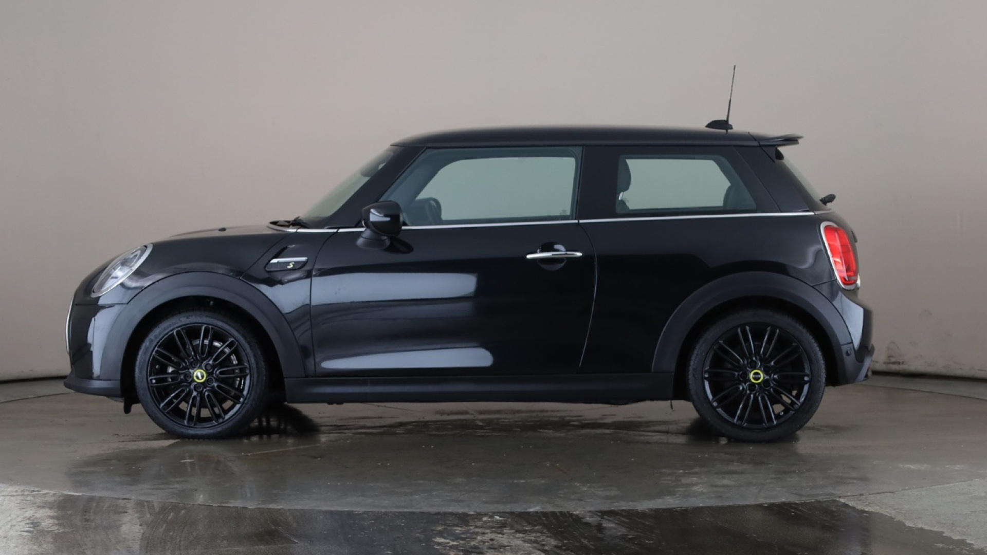 4020894 135kW Cooper S Level 2 33kWh 3dr Auto