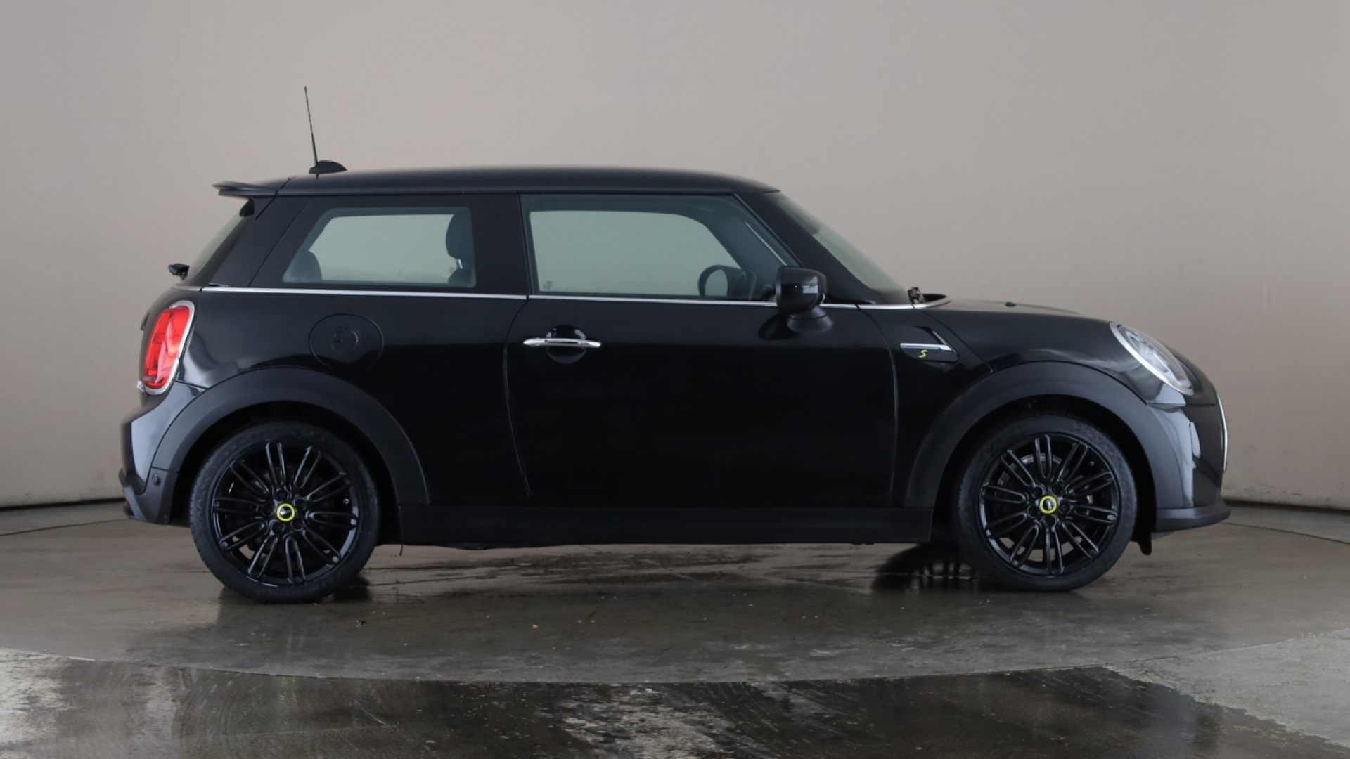 4020894 135kW Cooper S Level 2 33kWh 3dr Auto