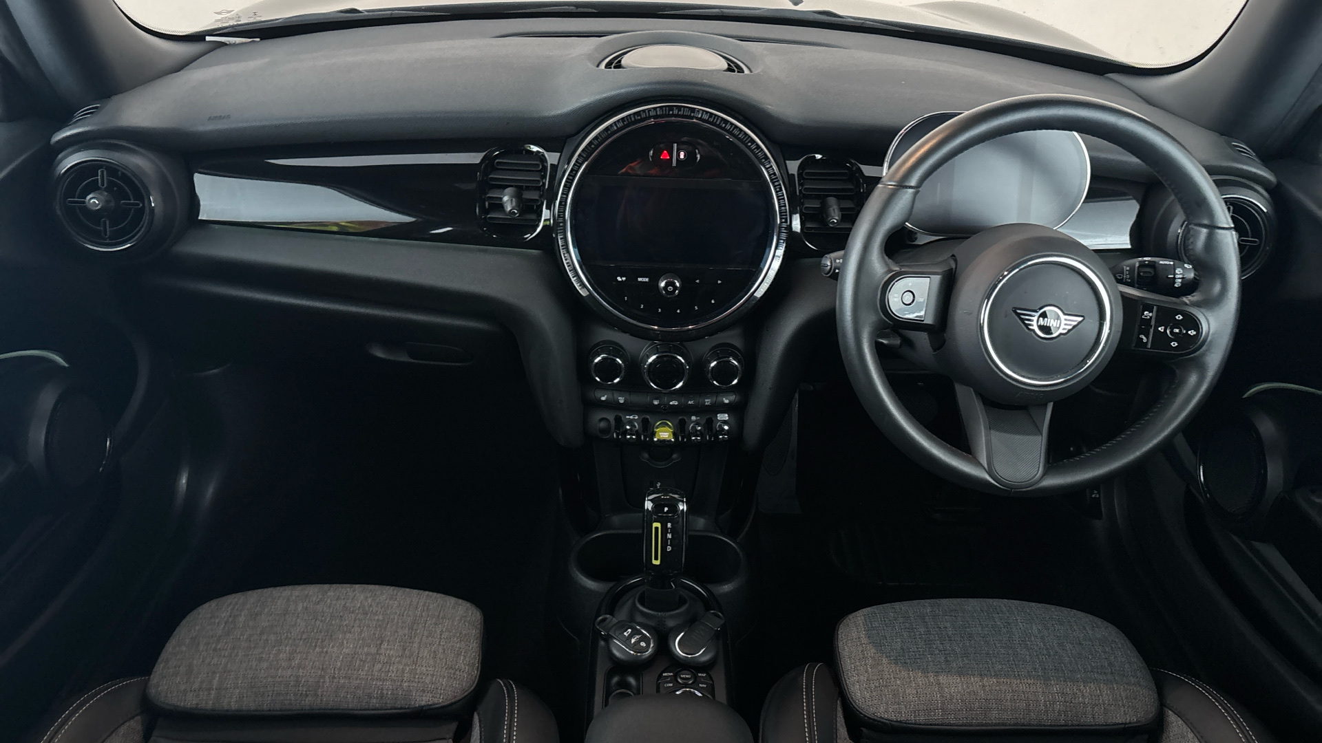 4020894 135kW Cooper S Level 2 33kWh 3dr Auto