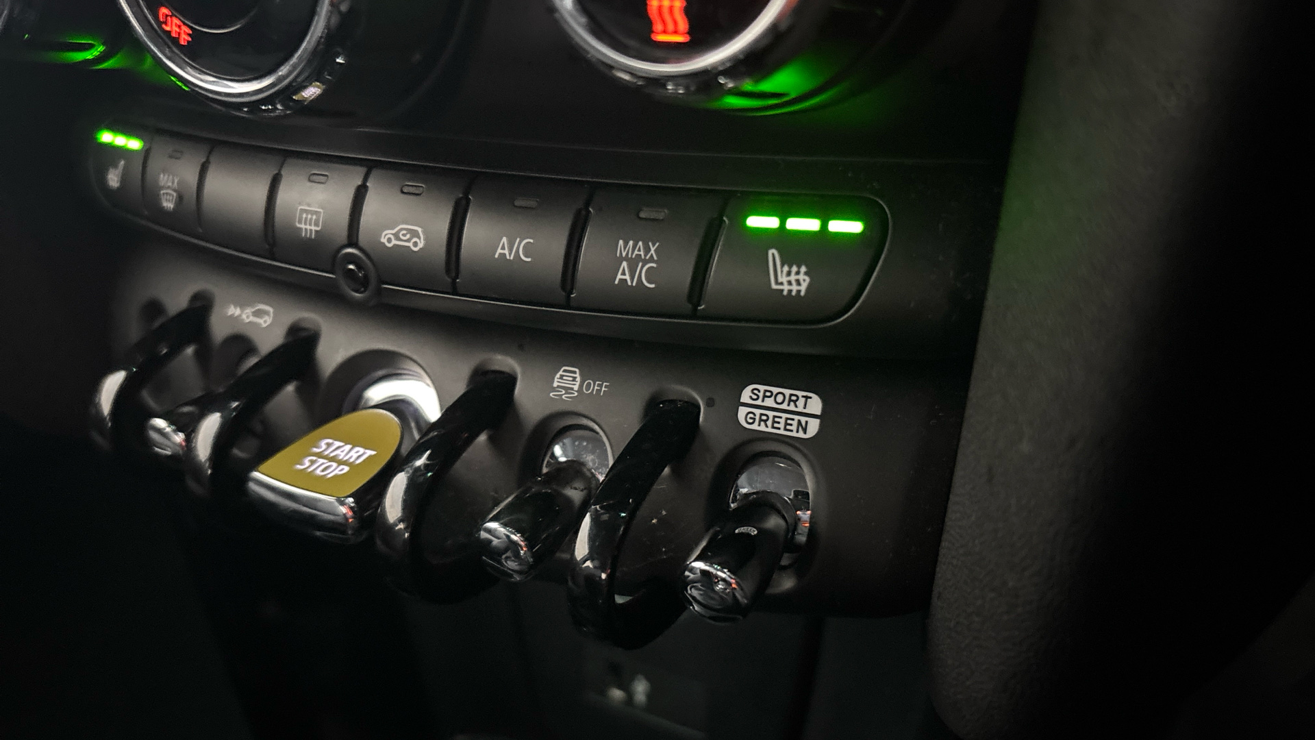 4020894 135kW Cooper S Level 2 33kWh 3dr Auto