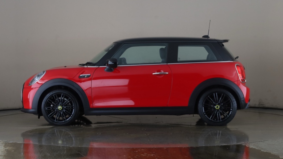 MINI HATCHBACK Image 2