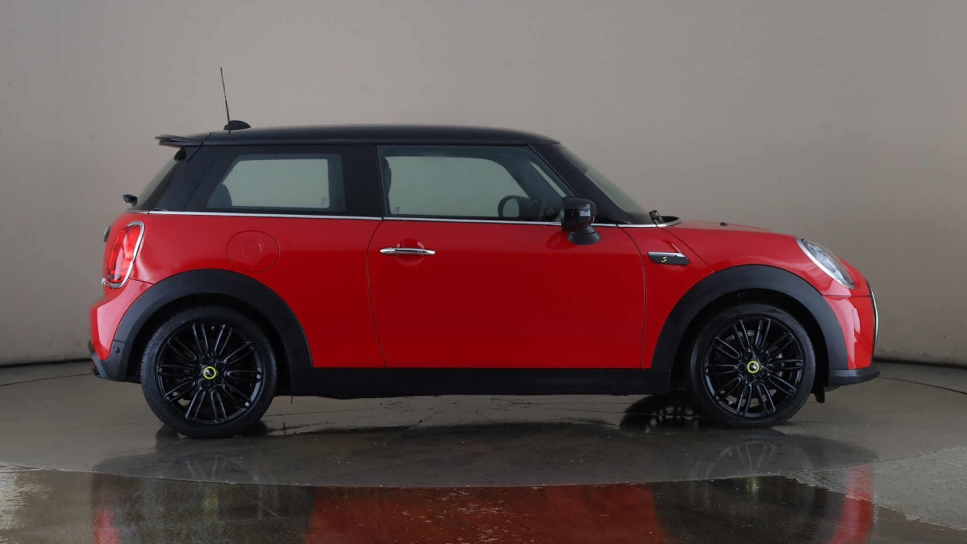 4060170 135kW Cooper S Level 2 33kWh 3dr Auto