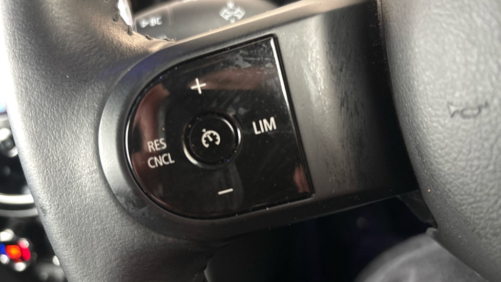 MINI HATCHBACK cruise control