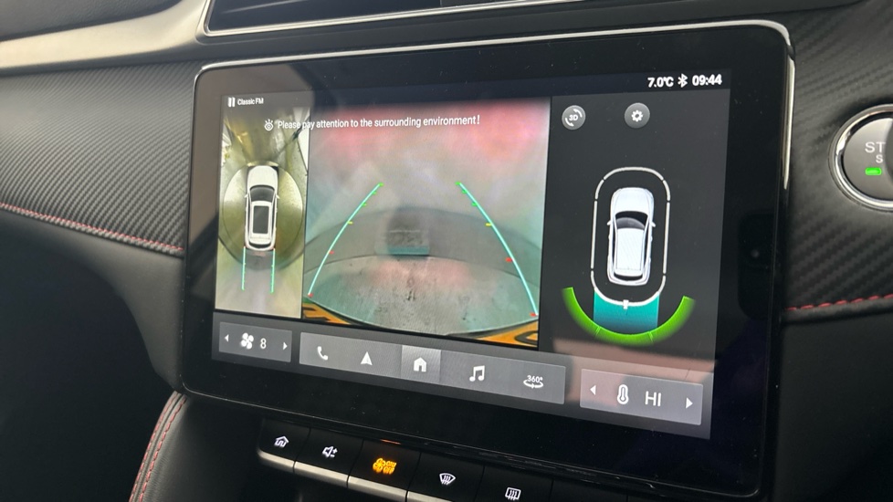 MG ZS reverse camera