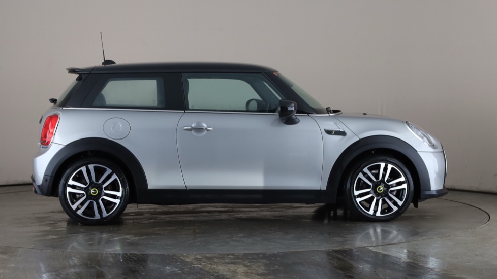 MINI HATCHBACK Image 6