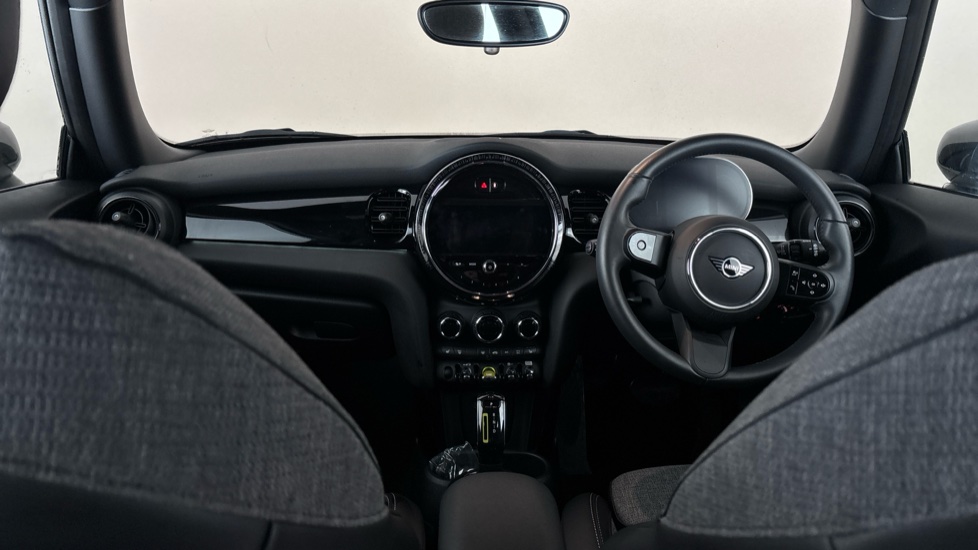 MINI HATCHBACK Image 11