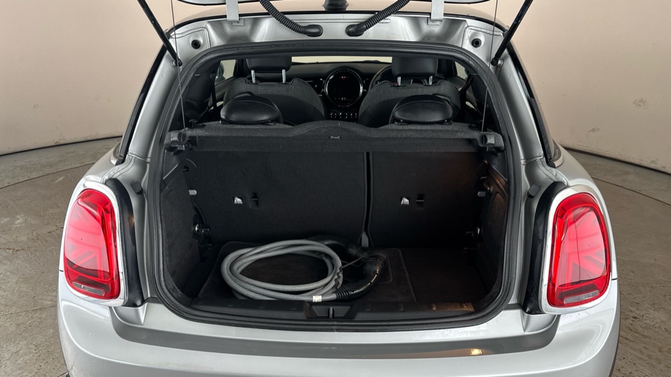 MINI HATCHBACK Image 15