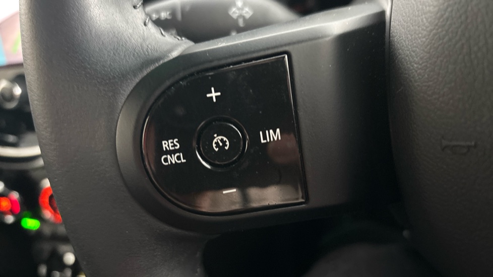 MINI HATCHBACK cruise control