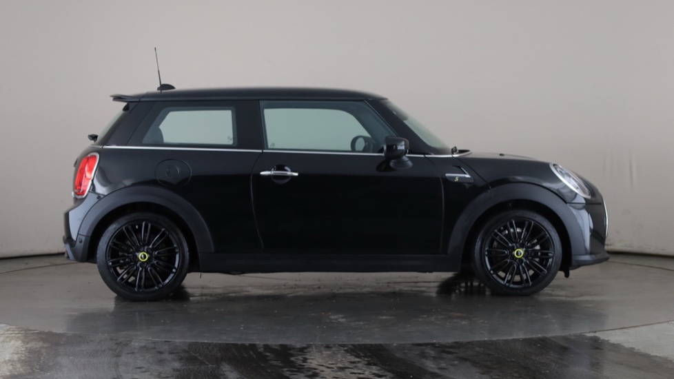 MINI HATCHBACK Image 6