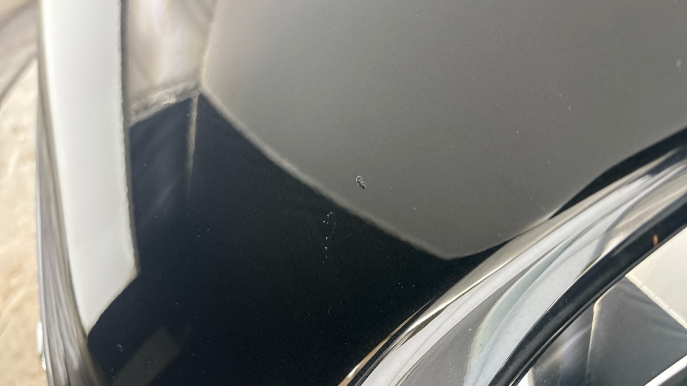 MINI HATCHBACK Multiple chips