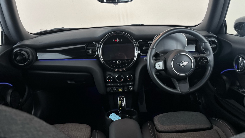 MINI HATCHBACK Image 11