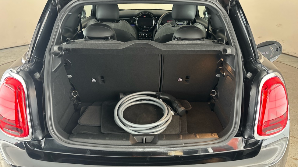 MINI HATCHBACK Image 15