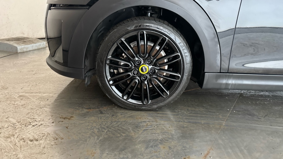 MINI HATCHBACK Image 17