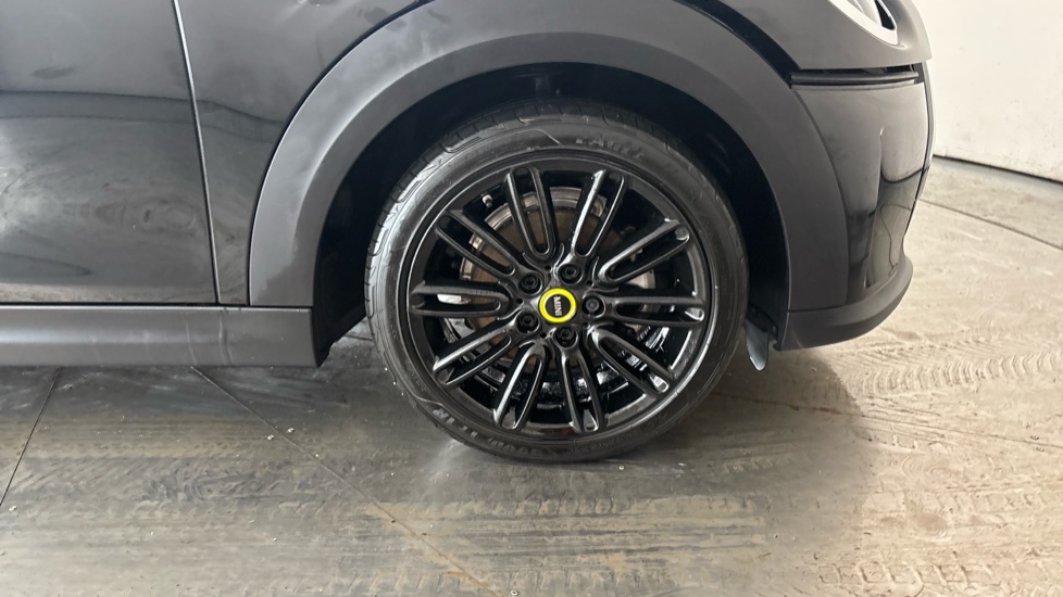 MINI HATCHBACK Image 20