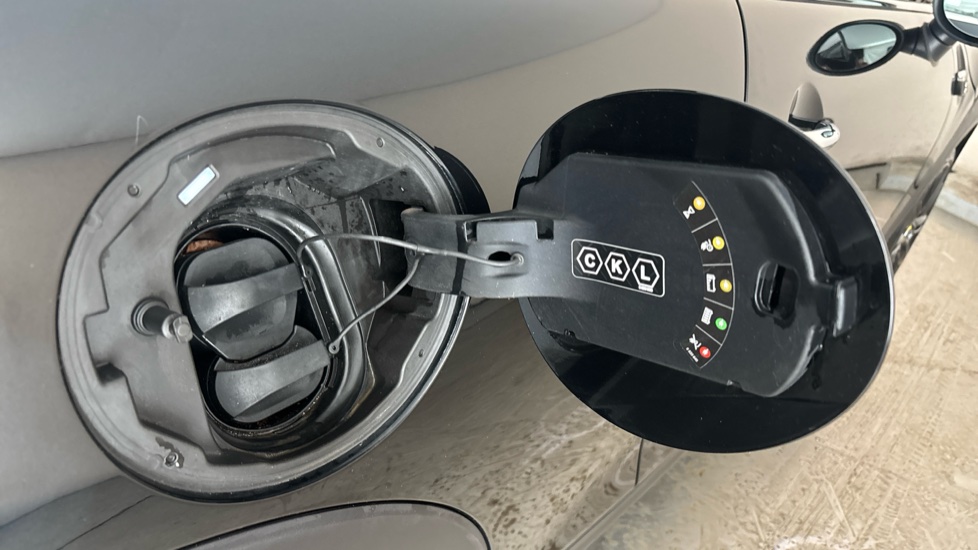 MINI HATCHBACK Image 21