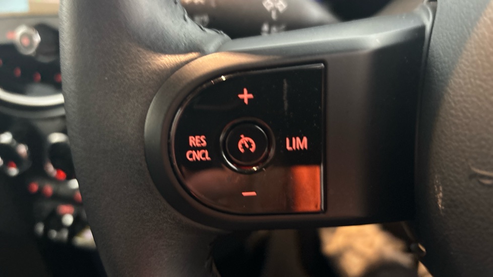 MINI HATCHBACK cruise control