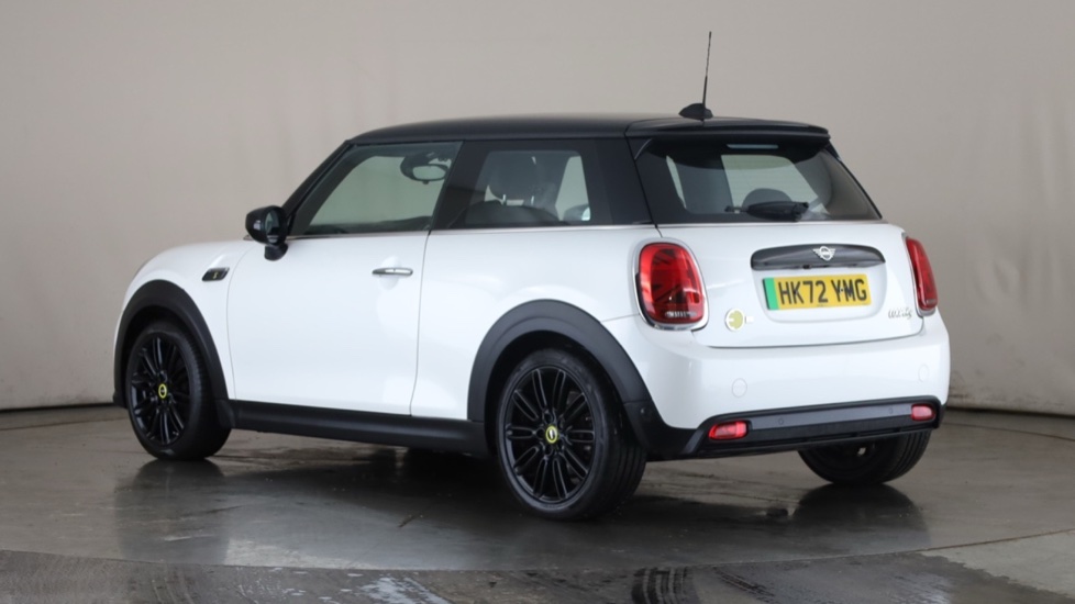 MINI HATCHBACK Image 3