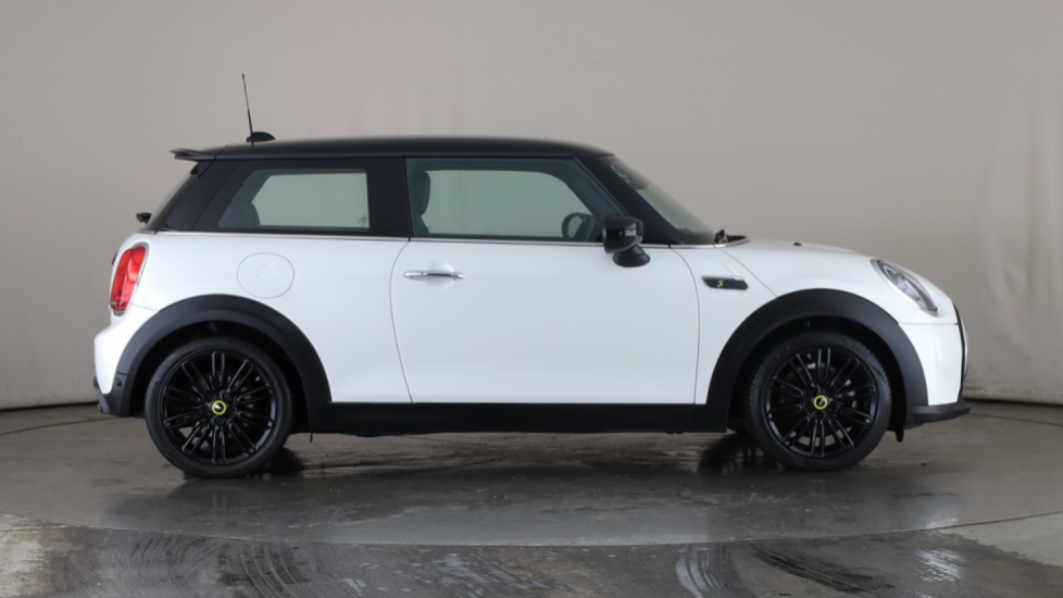 MINI HATCHBACK Image 6