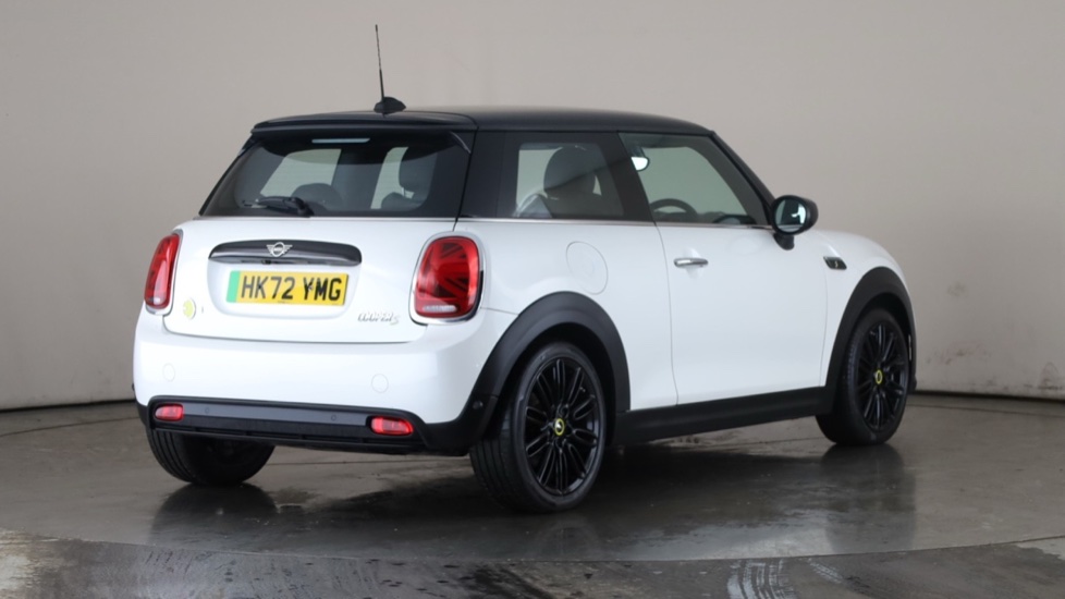 MINI HATCHBACK Image 5