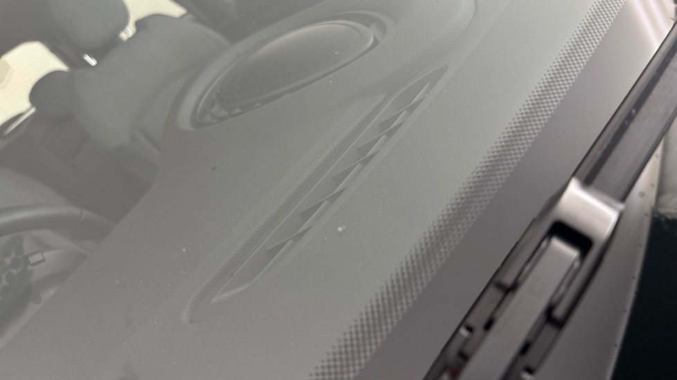 MINI HATCHBACK Multiple chips