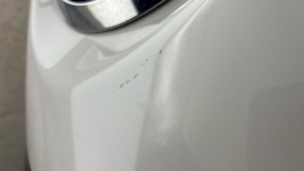 MINI HATCHBACK Multiple chips