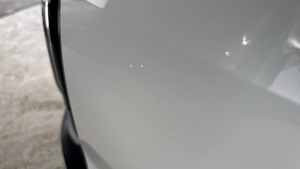 MINI HATCHBACK Multiple chips