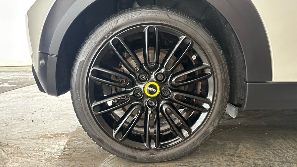 MINI HATCHBACK Image 19