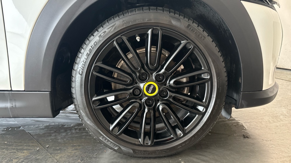 MINI HATCHBACK Image 20