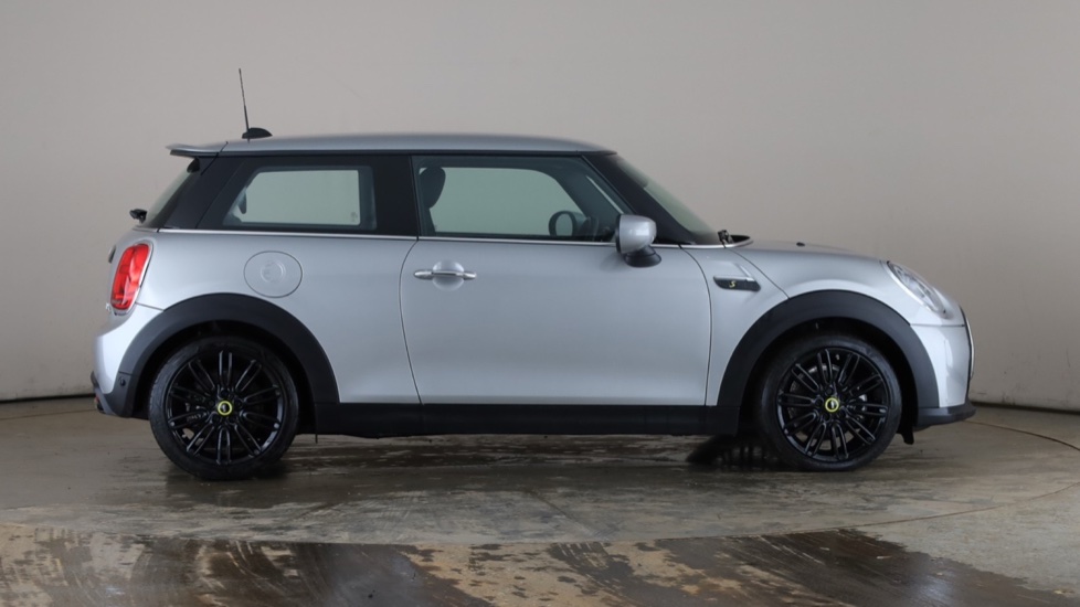 MINI HATCHBACK Image 6