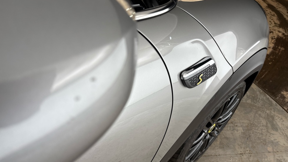 MINI HATCHBACK chips