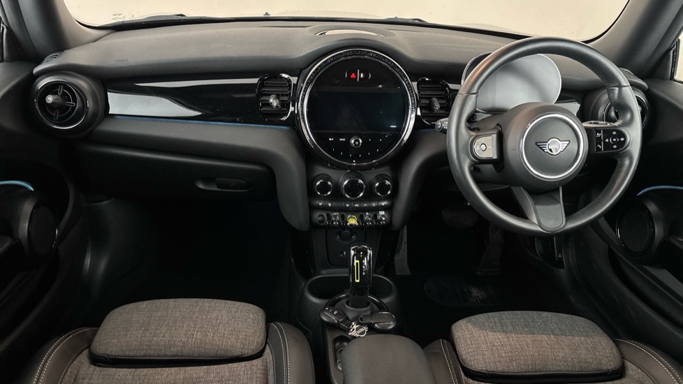 MINI HATCHBACK Image 11