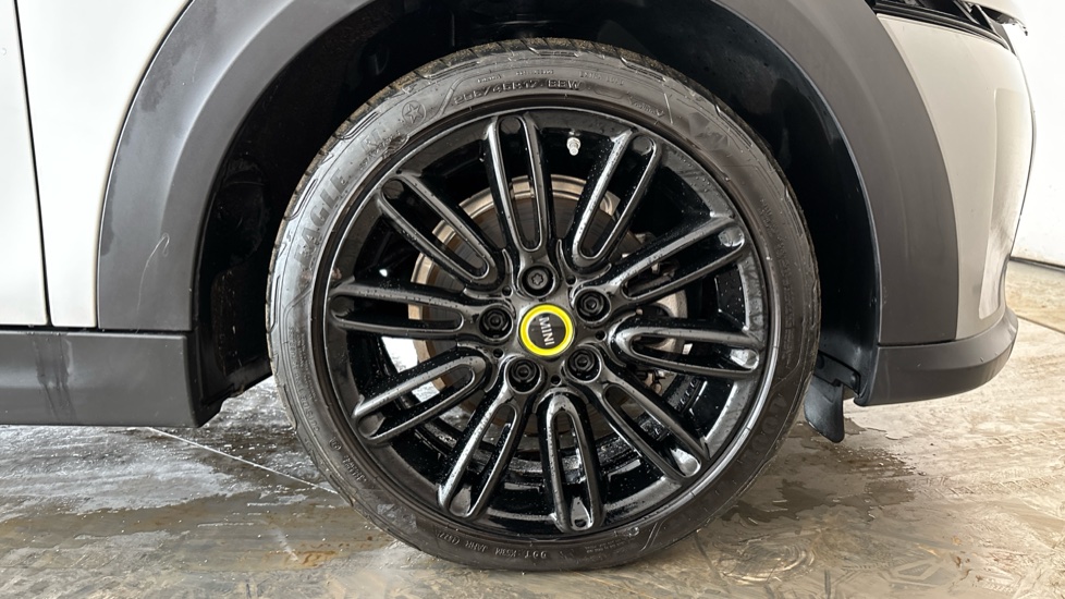 MINI HATCHBACK Image 20