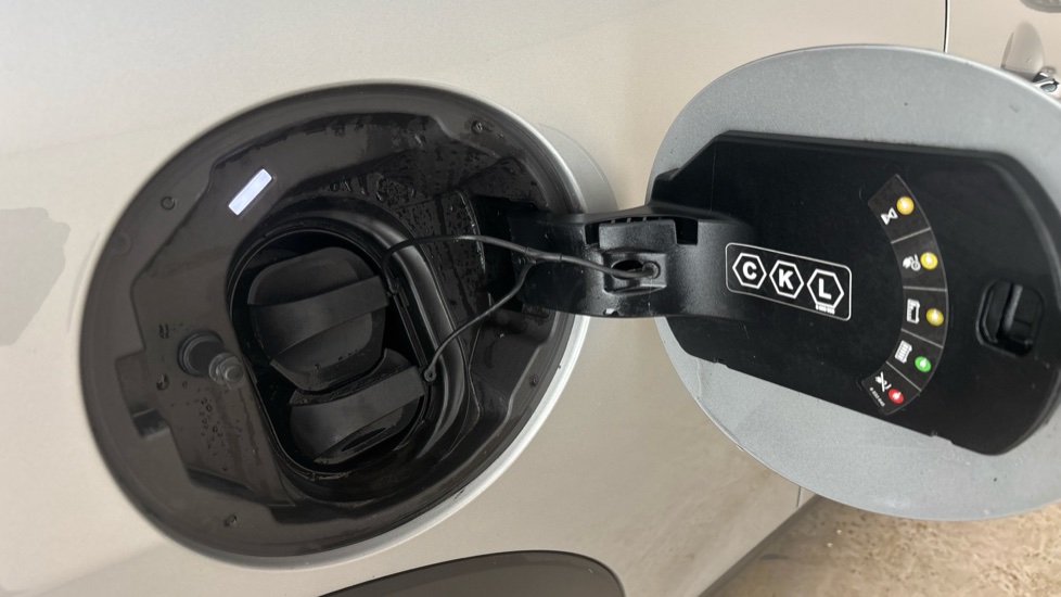 MINI HATCHBACK Image 21