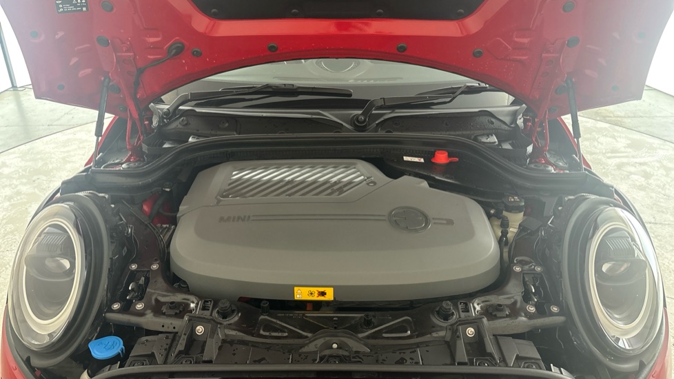 MINI HATCHBACK Image 16