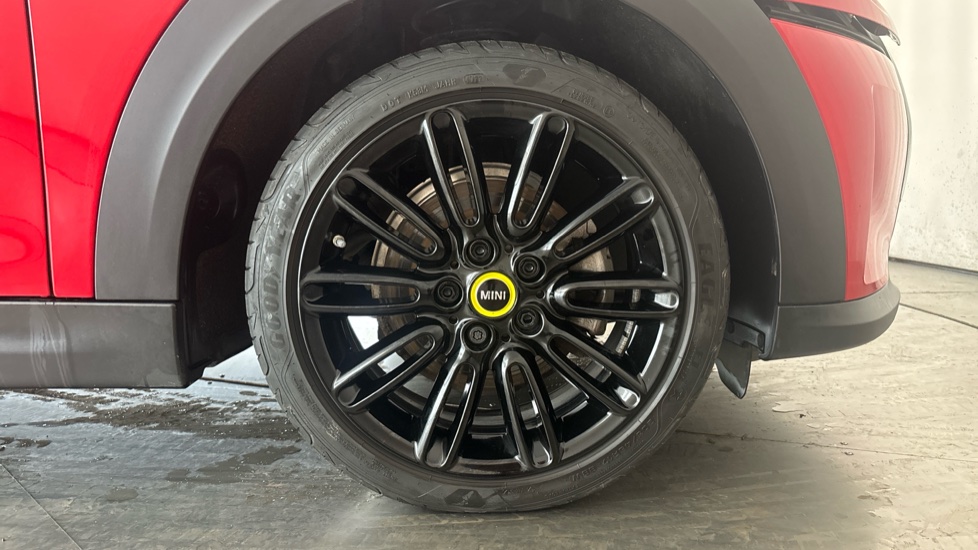 MINI HATCHBACK Image 20