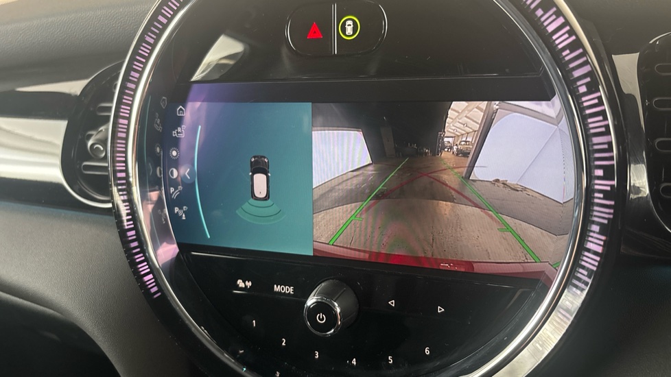 MINI HATCHBACK Reverse camera