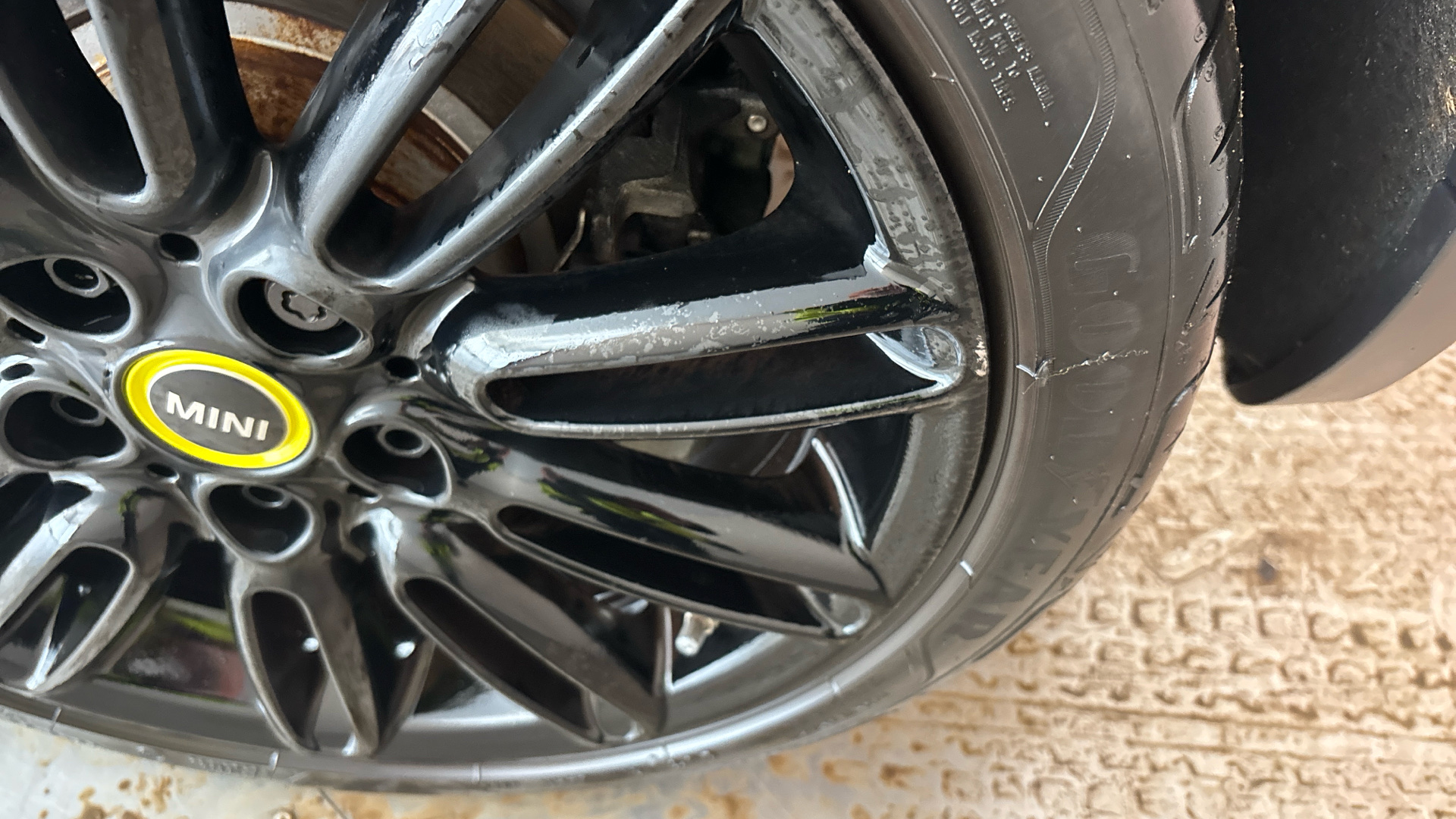 4060456 135kW Cooper S Level 2 33kWh 3dr Auto