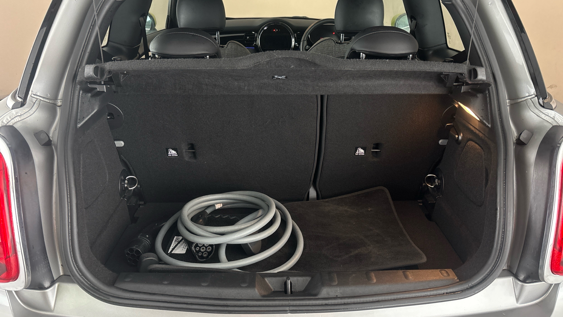 4060456 135kW Cooper S Level 2 33kWh 3dr Auto