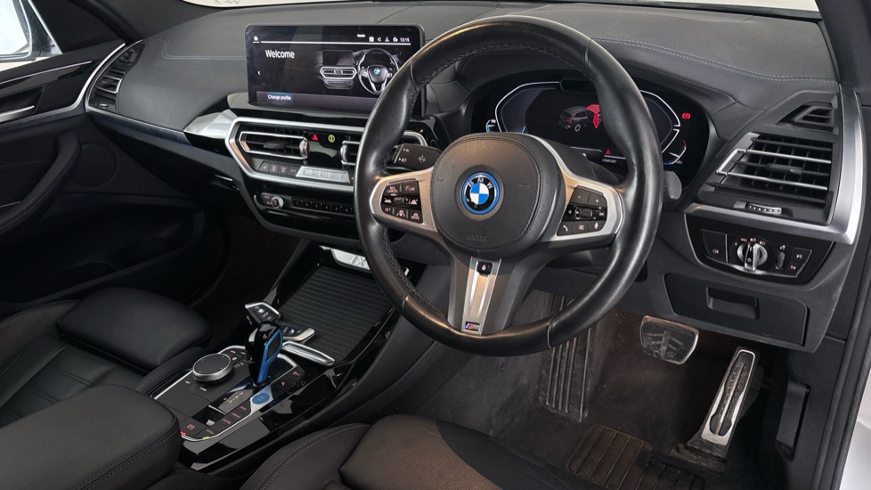 BMW iX3 Image 9