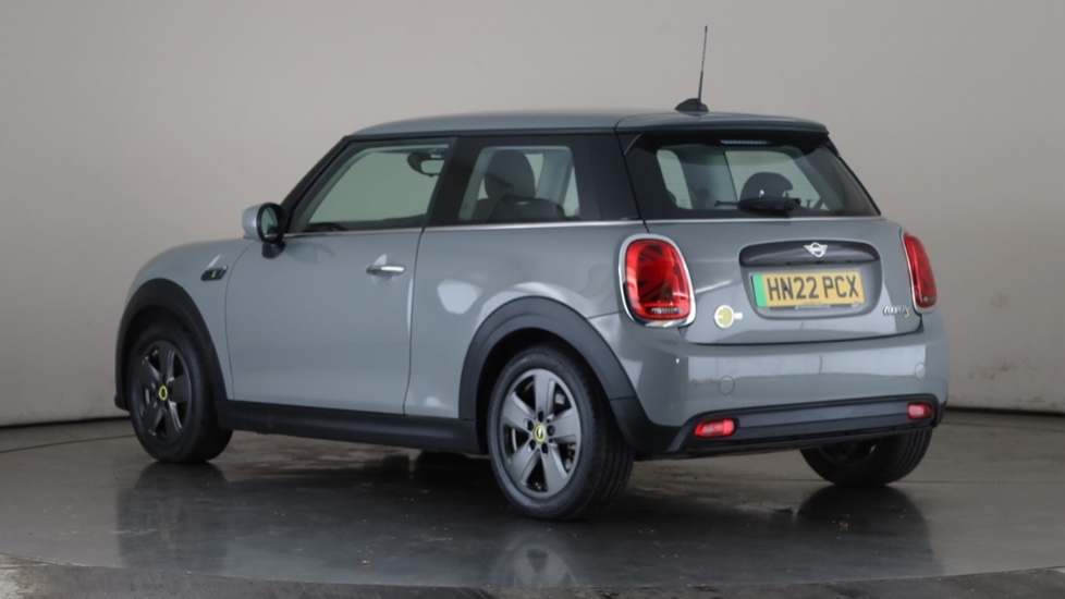 MINI HATCHBACK Image 3