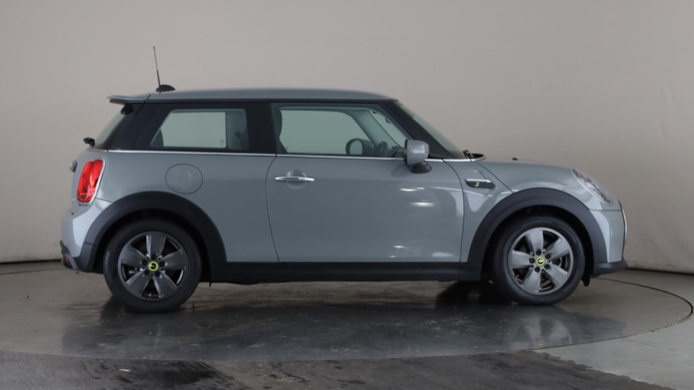 MINI HATCHBACK Image 6