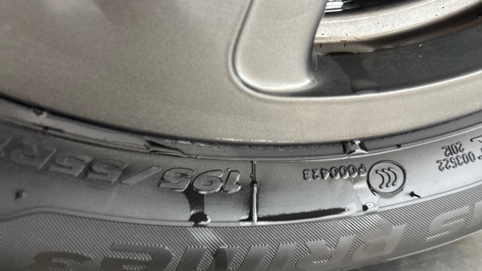 MINI HATCHBACK scuff
