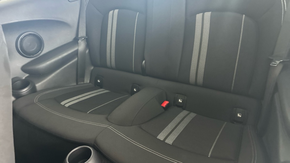 MINI HATCHBACK Image 14