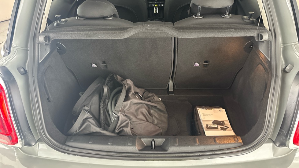 MINI HATCHBACK Image 15
