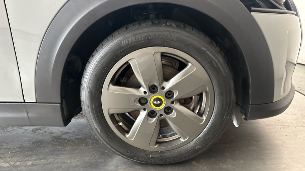 MINI HATCHBACK Image 20