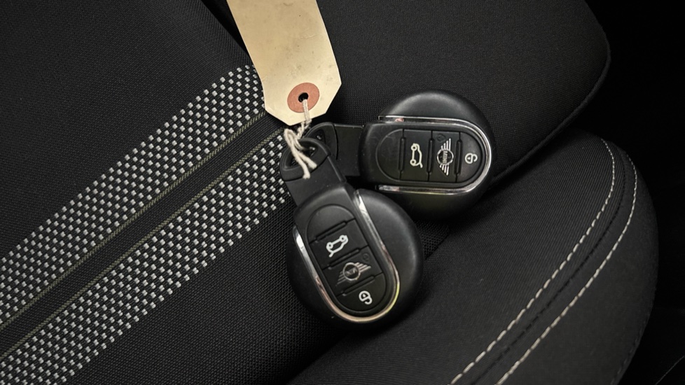 MINI HATCHBACK two keys