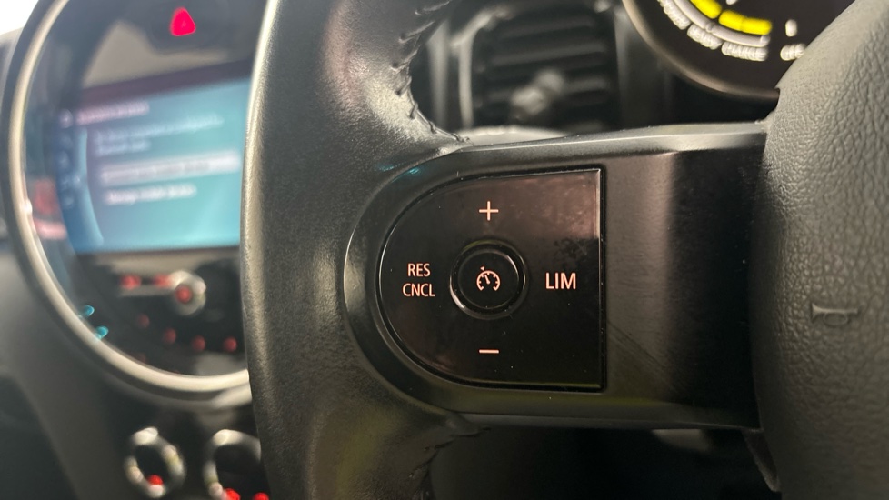 MINI HATCHBACK cruise control