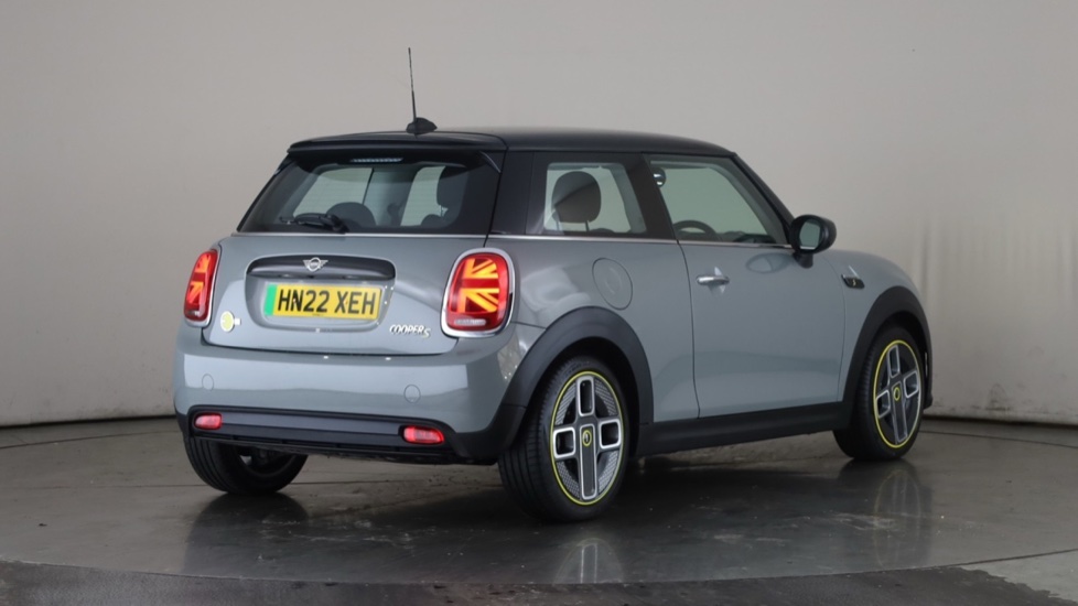MINI HATCHBACK Image 5