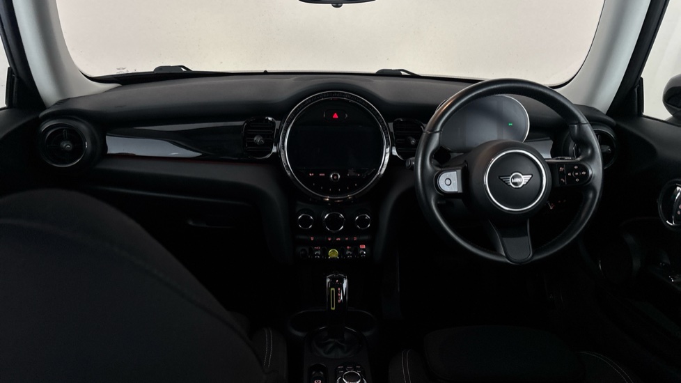 MINI HATCHBACK Image 11